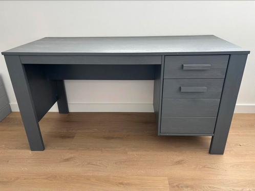 Bureau Woood Dennis Donkergrijs - in zeer nette staat, Huis en Inrichting, Bureaus, Zo goed als nieuw, Bureau, Ophalen