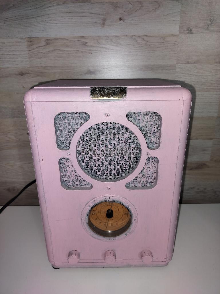 Retro Radio Spirit of St Louis roze geschilderd, Ophalen, Gebruikt, Radio