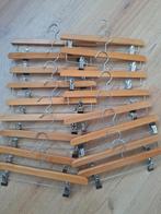 17 kledinghangers, Ophalen of Verzenden, Zo goed als nieuw, Hout