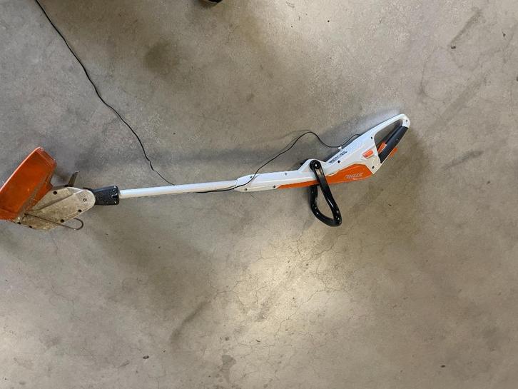 Stihl Elektrische Grastrimmer – Accu, Tuin en Terras, Grastrimmers, Gebruikt, Elektrisch, 10 tot 30 cm, Ophalen