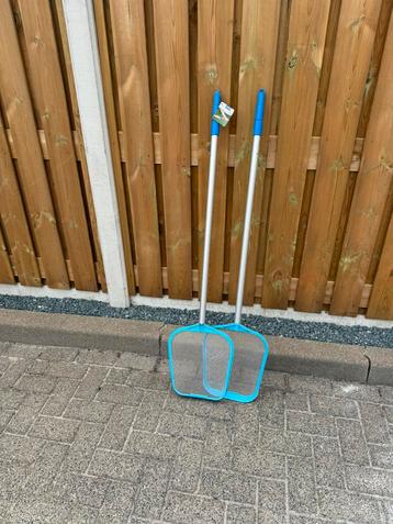 Nieuwe uitschuifbare schepnetten voor zwembad beschikbaar voor biedingen