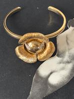 Nina Ricci Bloem Armband, Ophalen of Verzenden, Zo goed als nieuw, Goud