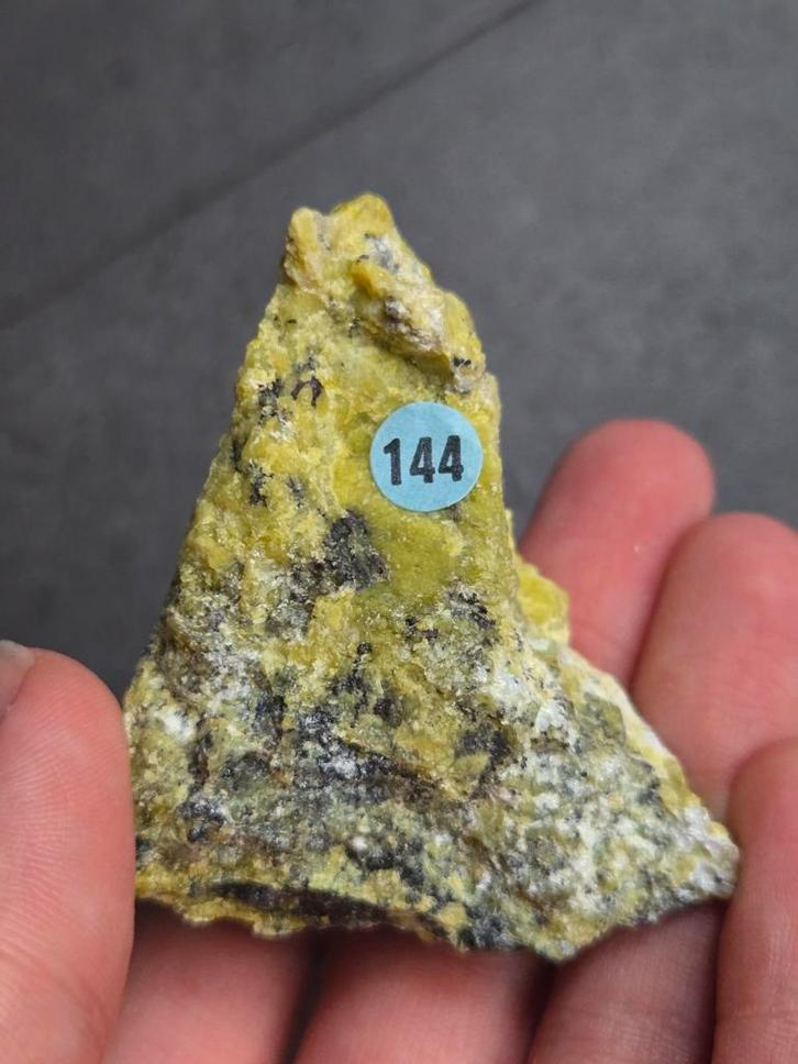 Serpentijn/Magnetiet uit Noorwegen, Verzamelen, Mineralen en Fossielen, Ophalen of Verzenden