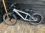 Btwin Rockrider kinder mountainbike 20 inch wit, Ophalen, Zo goed als nieuw, 20 inch of meer, Btwin Rockrider