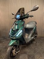 PIAGGIO ZIP 4T 3V BROM 2024 FULL OPTION JAGUAR GREEN 1 EIGNR, Fietsen en Brommers, Scooters | Piaggio, Maximaal 45 km/u, Zip, Ophalen of Verzenden
