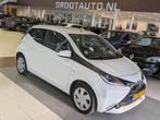 Toyota Aygo 1.0 VVT-i x-play Airco, Cruise Control, Stuurbek, Voorwielaandrijving, Euro 5, Stof, 4 stoelen