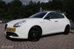 Alfa Romeo Giulietta 1.4 T Distinctive, Auto's, Alfa Romeo, 4 cilinders, Wit, Leder, 500 kg