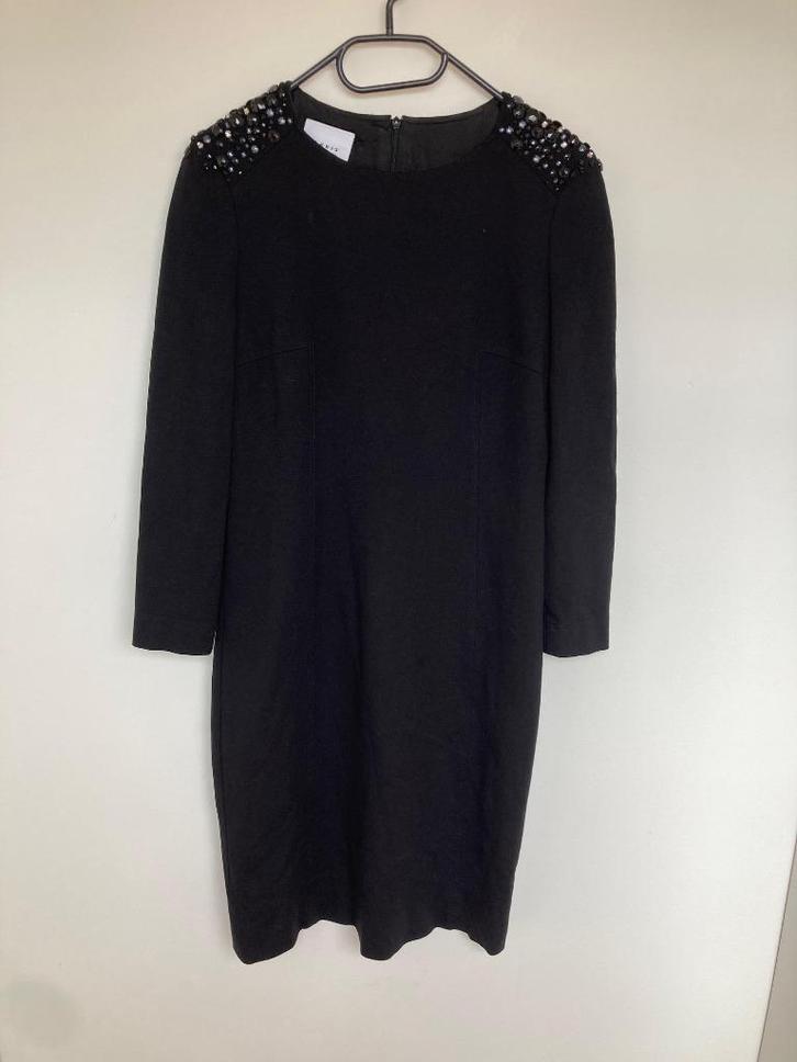 Akris Punto zwarte kokerjurk maat 36 met steentjes, Kleding | Dames, Jurken, Zo goed als nieuw, Maat 36 (S), Zwart, Boven de knie