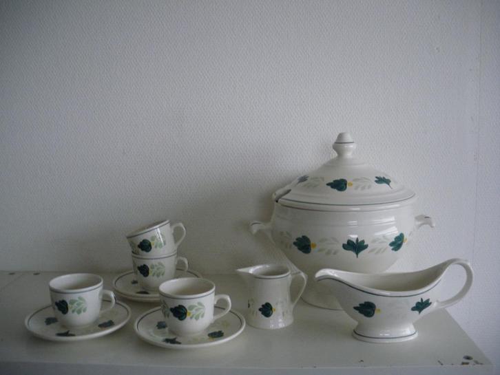 Royal Boch Aquarelle servies, Huis en Inrichting, Keuken | Servies, Zo goed als nieuw, Bord(en), Wedgwood, Aardewerk, Ophalen of Verzenden