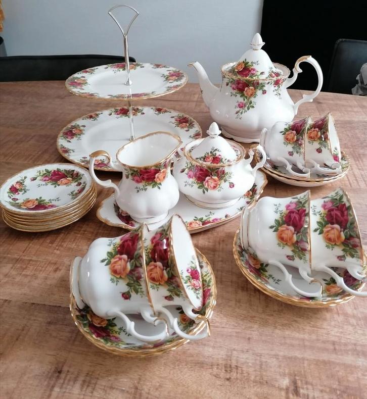 Royal albert Old country roses 1962 theeservies, Antiek en Kunst, Antiek | Servies compleet, Ophalen of Verzenden