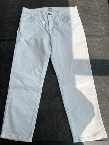 Mooie broek Angels mt 42 beschikbaar voor biedingen