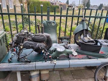 Scooter onderdelen  velgen  motorblok  kappen   beschikbaar voor biedingen
