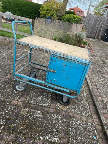 Tafelwagen  beschikbaar voor biedingen