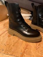 Zwarte enkellaarsjes mt.38/39, Ophalen of Verzenden, Zo goed als nieuw, Zwart