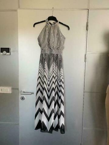 F957 Baluoke maat XS=34: lange jurk maxi jurkje zwart/wit beschikbaar voor biedingen