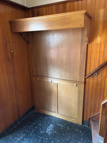 Mooie houten garderobekast / kapstok, klassiek en sfeervol beschikbaar voor biedingen