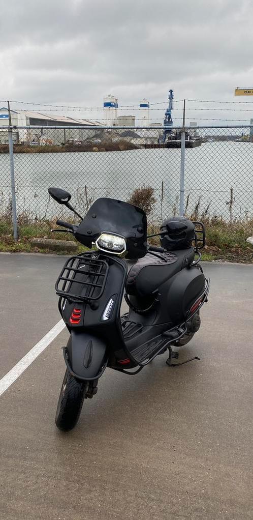 Vespa Sprint S - 2021 - Zwart, Fietsen en Brommers, Scooters | Vespa, Zo goed als nieuw, Overige modellen, Benzine, Ophalen