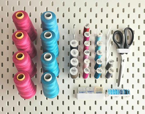 IKEA Skadis set (lock-)garen, naalden, spoeltjes en schaar, Hobby en Vrije tijd, Naaien en Fournituren, Nieuw, Garen of Naald(en)