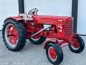 TE KOOP: zeer nette Mc.CORMICK FARMALL F265 beschikbaar voor biedingen