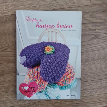 Liefde is hartjes breien beschikbaar voor biedingen