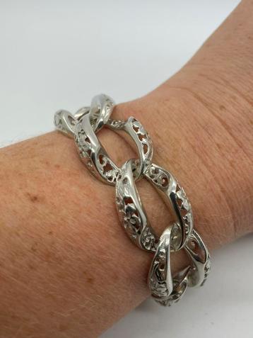 A249 Prachtige zilveren tulip armband bloempatroon beschikbaar voor biedingen