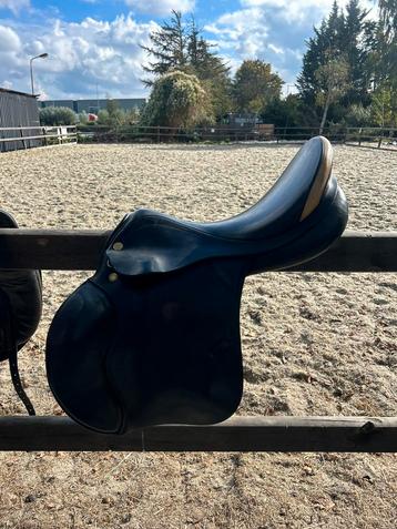 Nette Prestige en Hulsebos zadels te koop! beschikbaar voor biedingen