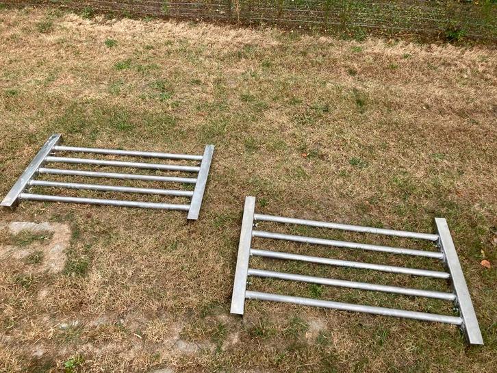 Tralierek voor in stal-raam, Dieren en Toebehoren, Stalling en Weidegang