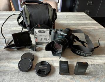 Samsung systeemcamera nx11 amper gebruikt incl accessoires  beschikbaar voor biedingen