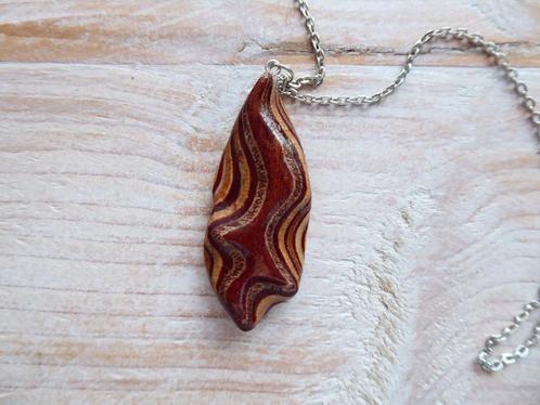 ketting uniek ontwerp met hanger hout fineer, Sieraden, Tassen en Uiterlijk, Kettingen, Nieuw, Overige materialen, Bruin, Met hanger