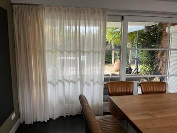 Witte gordijnen (gebroken wit/creme) beschikbaar voor biedingen