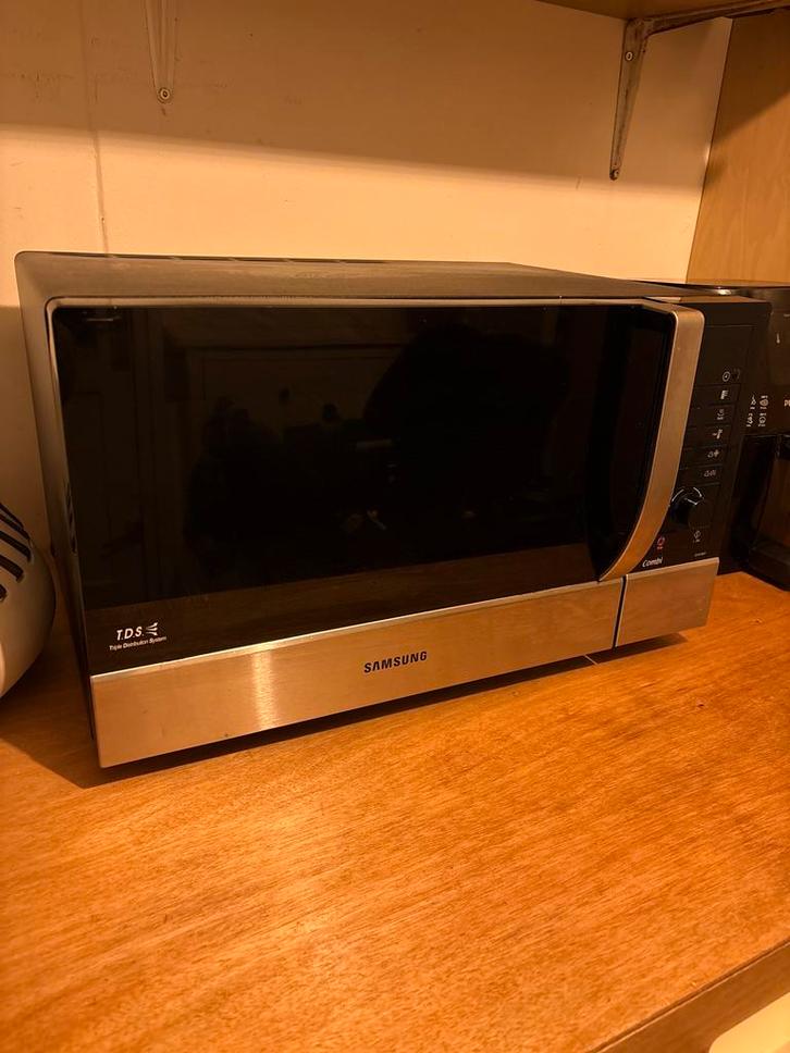 Samsung combi magnetron CE107MST –grill & hetelucht – netjes, Witgoed en Apparatuur, Magnetrons, Zo goed als nieuw, Vrijstaand