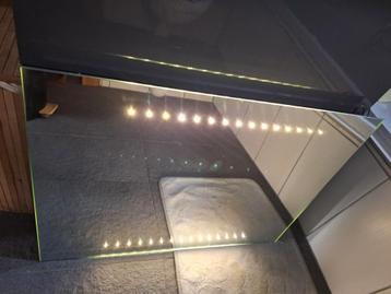 Spiegel met ledverlichting  beschikbaar voor biedingen