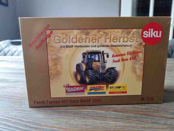 Fendt Farmer 411 Vario BASF 2002 SIKU, Hobby en Vrije tijd, Modelauto's | 1:32, Zo goed als nieuw, Tractor of Landbouw, SIKU, Ophalen of Verzenden