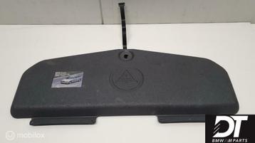 Gereedschap houder BMW 8-serie E31 ('90-'99) 71111182774 beschikbaar voor biedingen