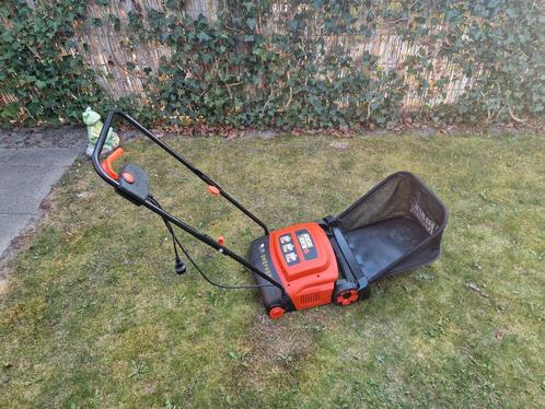 Verticuteermachine te huur voor kratje pils, Tuin en Terras, Verticuteermachines, Elektrisch, Ophalen of Verzenden