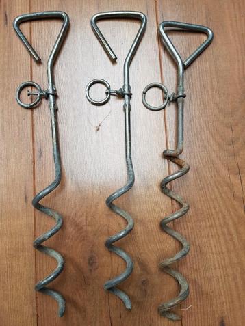 3 schroefharingen van 41 cm lang beschikbaar voor biedingen