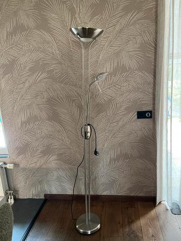 Vloerlamp met leeslamp beschikbaar voor biedingen
