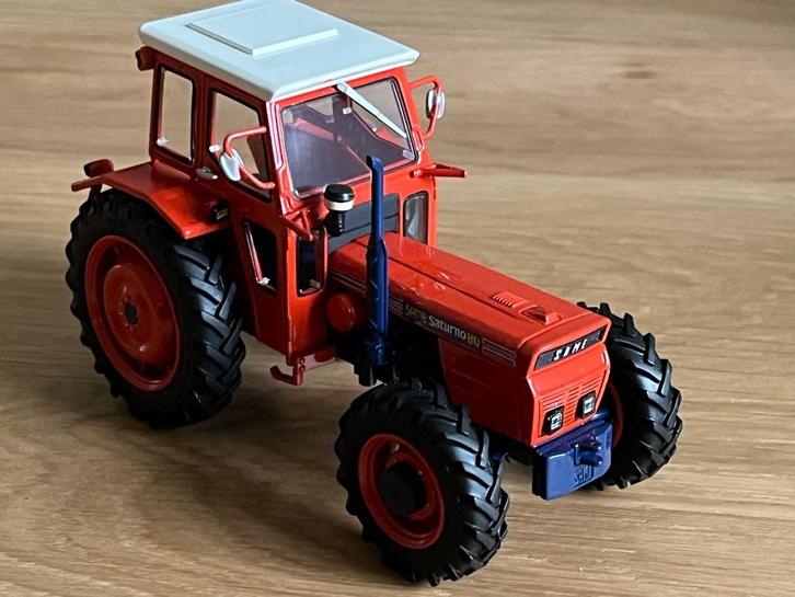 Same Saturnus 80 LCN schaalmodel britains uh Wiking, Hobby en Vrije tijd, Modelauto's | 1:32, Zo goed als nieuw, Tractor of Landbouw