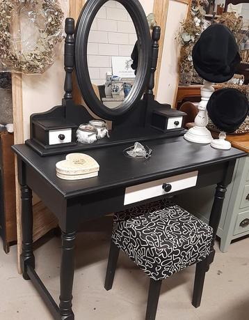 Landelijk, sjieke toilettafel, make-up tafel, kaptafel, kruk beschikbaar voor biedingen