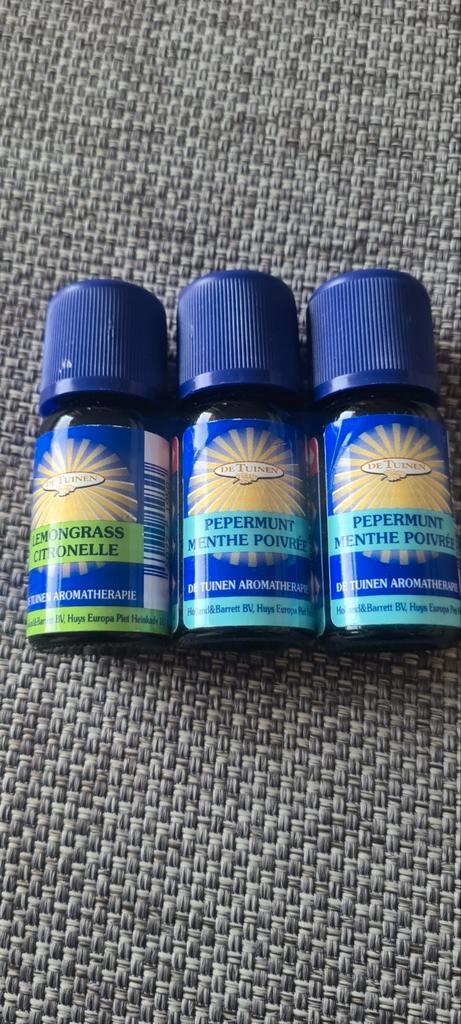 Drie flesjes essentiele olie 3x 10ml lemongrass en pepermunt, Sport en Fitness, Gezondheidsproducten en Wellness, Zo goed als nieuw