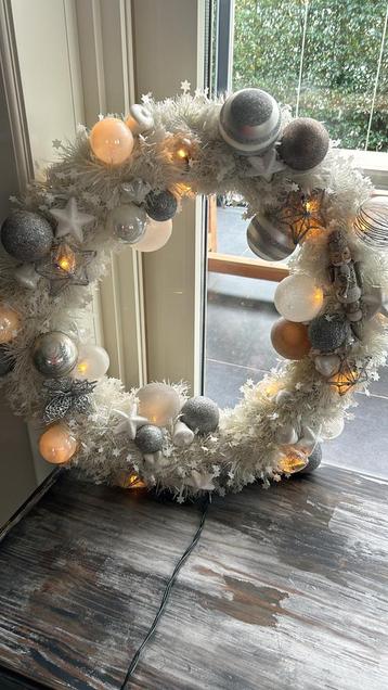 Kerstkrans zilver en wit, unieke exemplaar beschikbaar voor biedingen