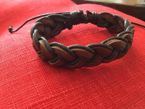 Mooie stoere d.bruine lederen armband(1 maat), Sieraden, Tassen en Uiterlijk, Armbanden, Zo goed als nieuw, Leer, Bruin, Ophalen of Verzenden