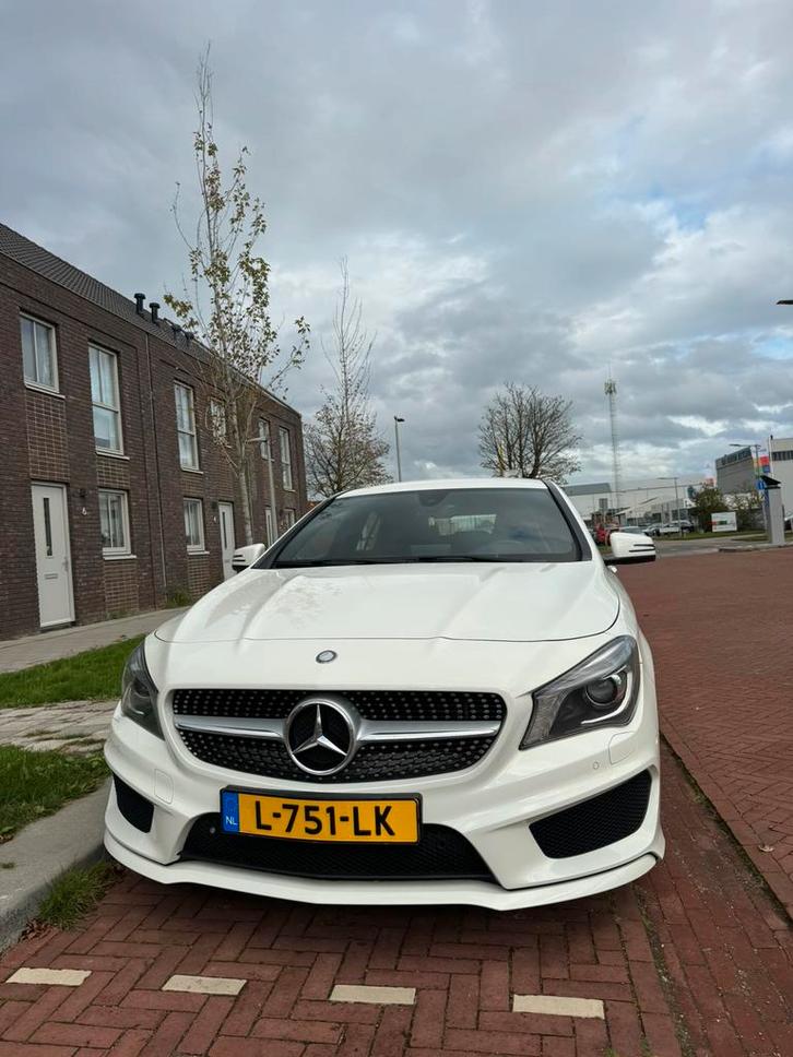 Mercedes-Benz CLA 180 122pk 7G-DCT 2015 Wit, Auto's, Mercedes-Benz, Particulier, CLA, Benzine, B, Stationwagon, Automaat, Geïmporteerd