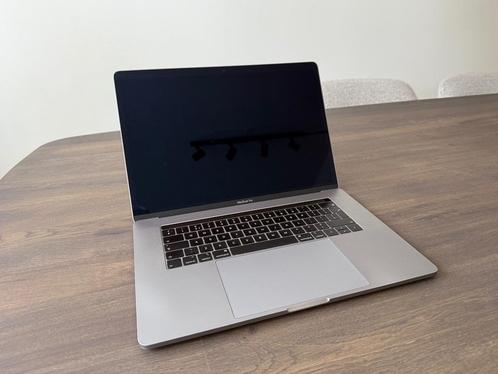 MacBook Pro 15" 2019, Computers en Software, Apple Macbooks, Gebruikt, MacBook Pro, 15 inch, 2 tot 3 Ghz, 256 GB, 16 GB, Qwerty