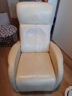 Een zeer nette relaxfauteuil in leer uitgevoerd.
Verstelbaar, Ophalen