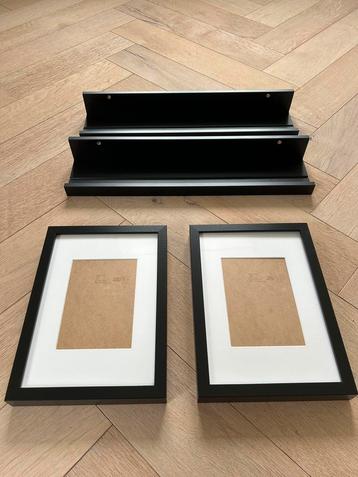 Ikea zwarte wandplankjes en fotolijsten beschikbaar voor biedingen
