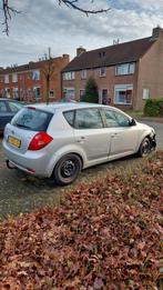 Kia met schade, incl. zomerbanden, Auto diversen, Schadeauto's, Ophalen, Kia, 1600 cc, Zilver of Grijs