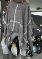 Grijze Poncho met col  , one size , zgan, Onbekend, Ophalen of Verzenden, Zo goed als nieuw