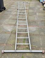 Ladder 4,26 meter met afstand houder, Doe-het-zelf en Verbouw, Ladders en Trappen, Ladder, Gebruikt, Ophalen of Verzenden
