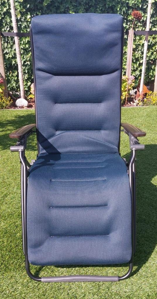 Twee relaxstoelen van LAFUMA + hoofdsteun, 1 x XL uitvoering, Caravans en Kamperen, Kampeermeubelen, Zo goed als nieuw, Campingstoel